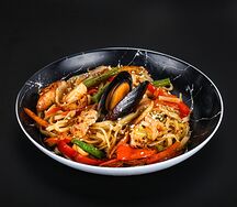 Удон с морепродуктами