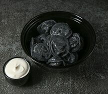 Черные пельмени с говядиной