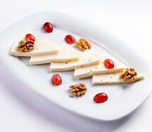 Сыр имеретинский в нарезку