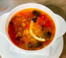 Солянка с копченостями
