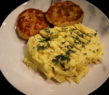 Котлеты куриные с картофельным пюре