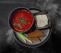 Борщ с говяжьими щечками