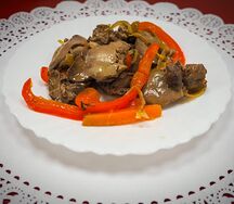 Печень с овощами