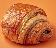 Круассан с шоколадом