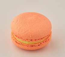 Макарон Манго-маракуйя