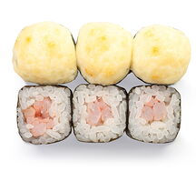 Запеченный мини-ролл с креветкой