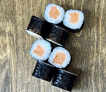 Мини-ролл с лососем