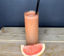 Свежевыжатый грейпфрутовый сок