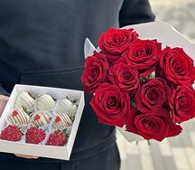 Комбо-набор: красные розы розы и девять клубник №2