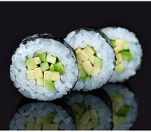 Маки с авокадо