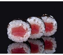 Маки с тунцом