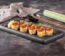 Ролл тар-тар тунец