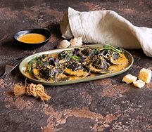 Черные равиоли