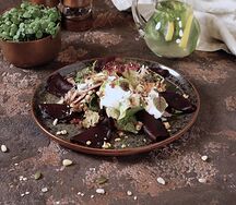 Салат с печеной свеклой