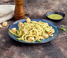 Спагетти с кабачками и тигровыми креветками