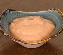 Соус розовый с чесноком