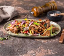 Лисички, жаренные с луком