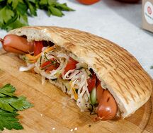Хот-дог с колбаской из говядины