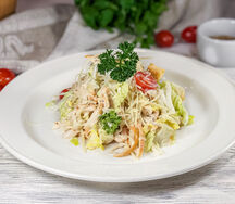 Салат Цезарь с курицей