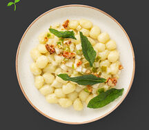 Ньокки четыре сыра с грушей и грецким орехом