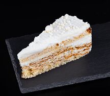 Пирожное Молочная девочка