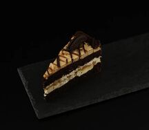 Торт Сникерс