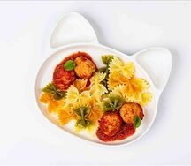 Макароны с фрикадельками в томатном соусе