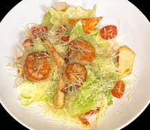 Салат Цезарь с креветками