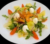 С морепродуктами, грейпфрутом и фирменной заправкой