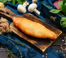 Пирожок с картофелем и грибами