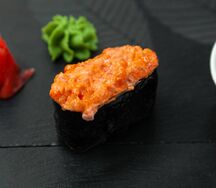 Суши острый с гребешком