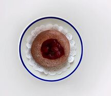 Бриошь с творогом и вишней