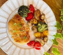 Шницель куриный с сыром и запеченными овощами или гарниром