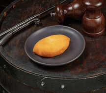 Пирожок жареный с ягнятиной