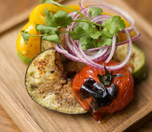 Шашлык овощной: баклажан, цукини, сладкий перец помидор, лук-порей