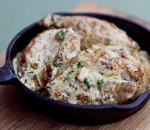 Курица чкмерули в чесночном соусе