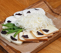 Домашние сыры: имеретинский, сулугуни, аджарский чечил, копчёный сулугуни