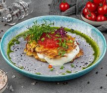Картофельные драники с красной икрой