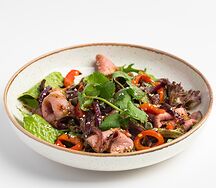 Салат с ростбифом