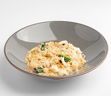 Ризотто кимчи с кальмарами и шпинатом 