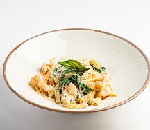 Паста с креветками в сливочном соусе