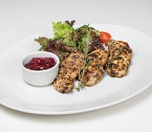 Филе индейки с клюквенным соусом