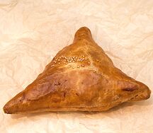 Самса с курицей слоеная