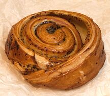 Улитка с маком