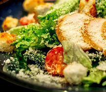 Цезарь с курицей