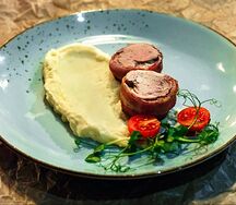 Медальоны свиные с картофелем