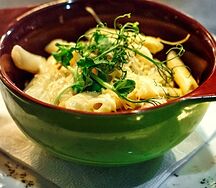 Паста с сыром и митболами