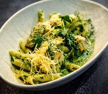 Пенне с лососем