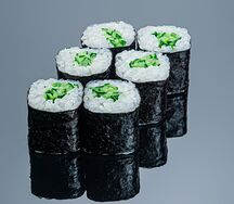 Мини-ролл с огурцом