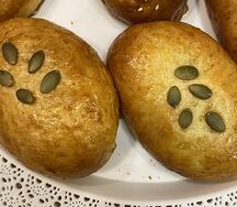 Пирожок с яйцом и луком